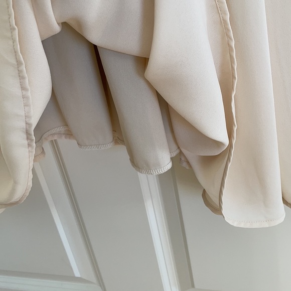 Beautiful Ivory chiffon bell sleeved maxi dress medium - Picture 4 of 8